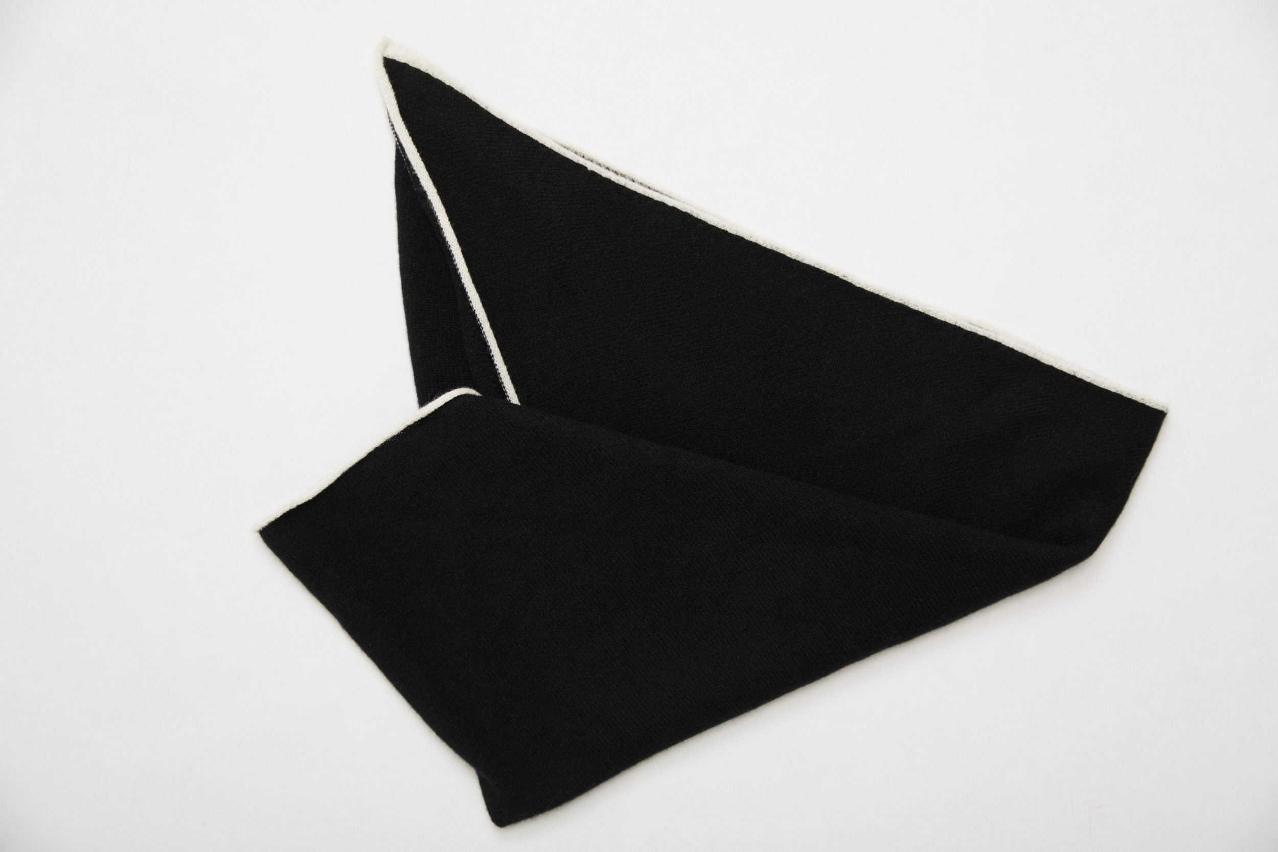 Cashmere triangle scarf