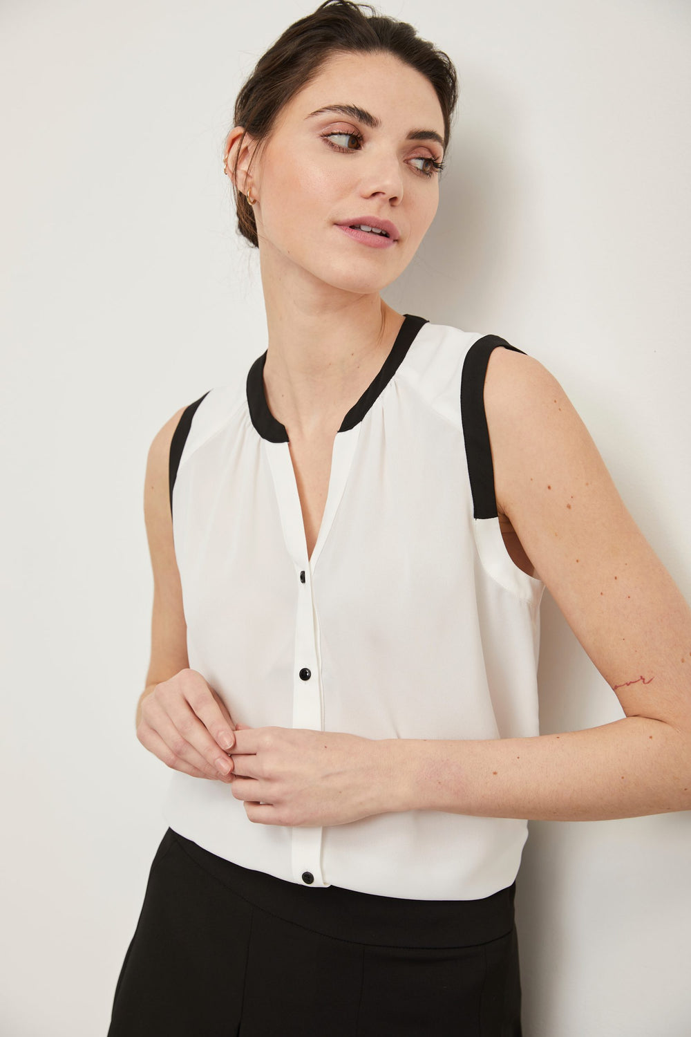 Sleeveless top with contrast detail