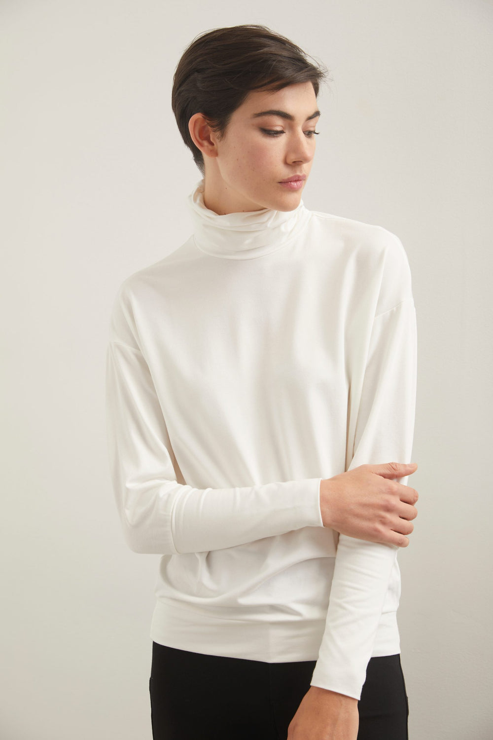 Long sleeve mock neck t-shirt with gathering