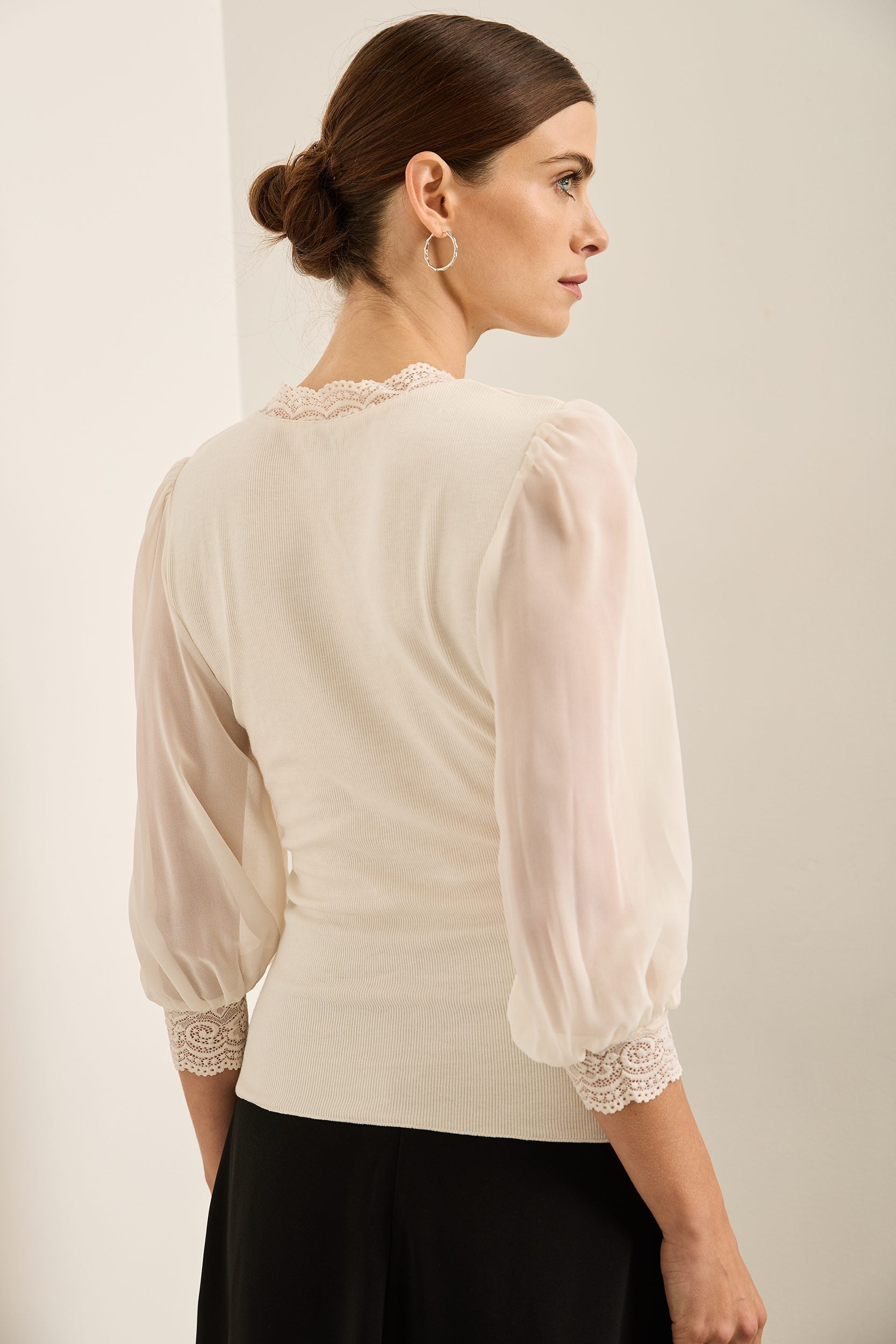 Rib Top With Puffy Sleeves