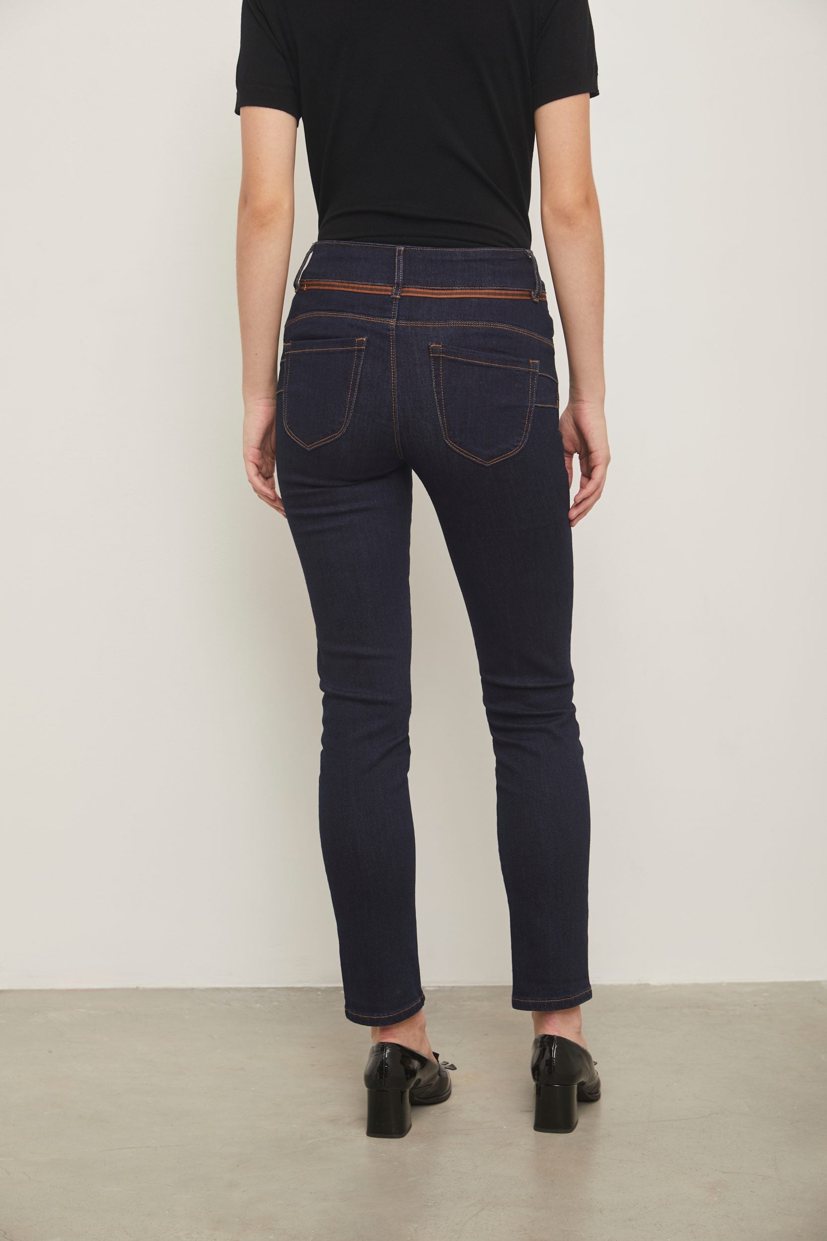 Push up high waist slim jeans with ribbon