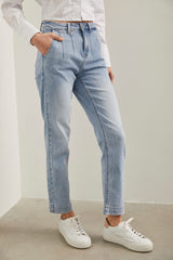 High waist jean with darts