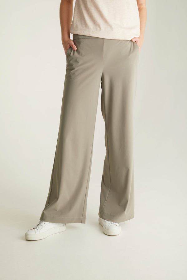 Straight leg casual Sport Chic pant