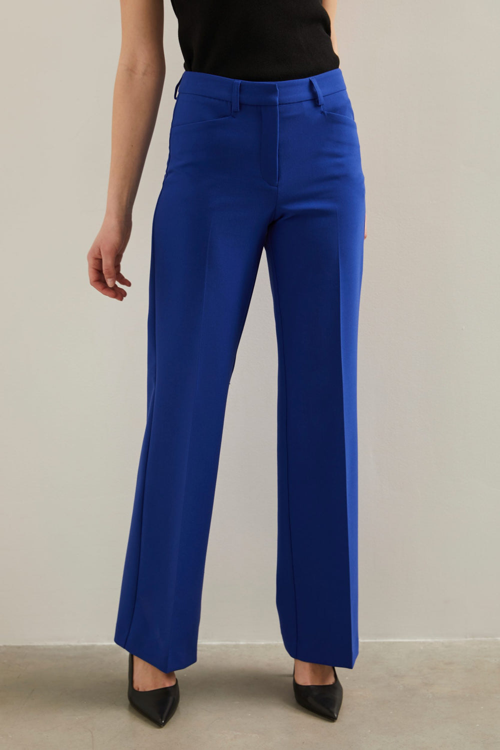 Modern wide leg pant