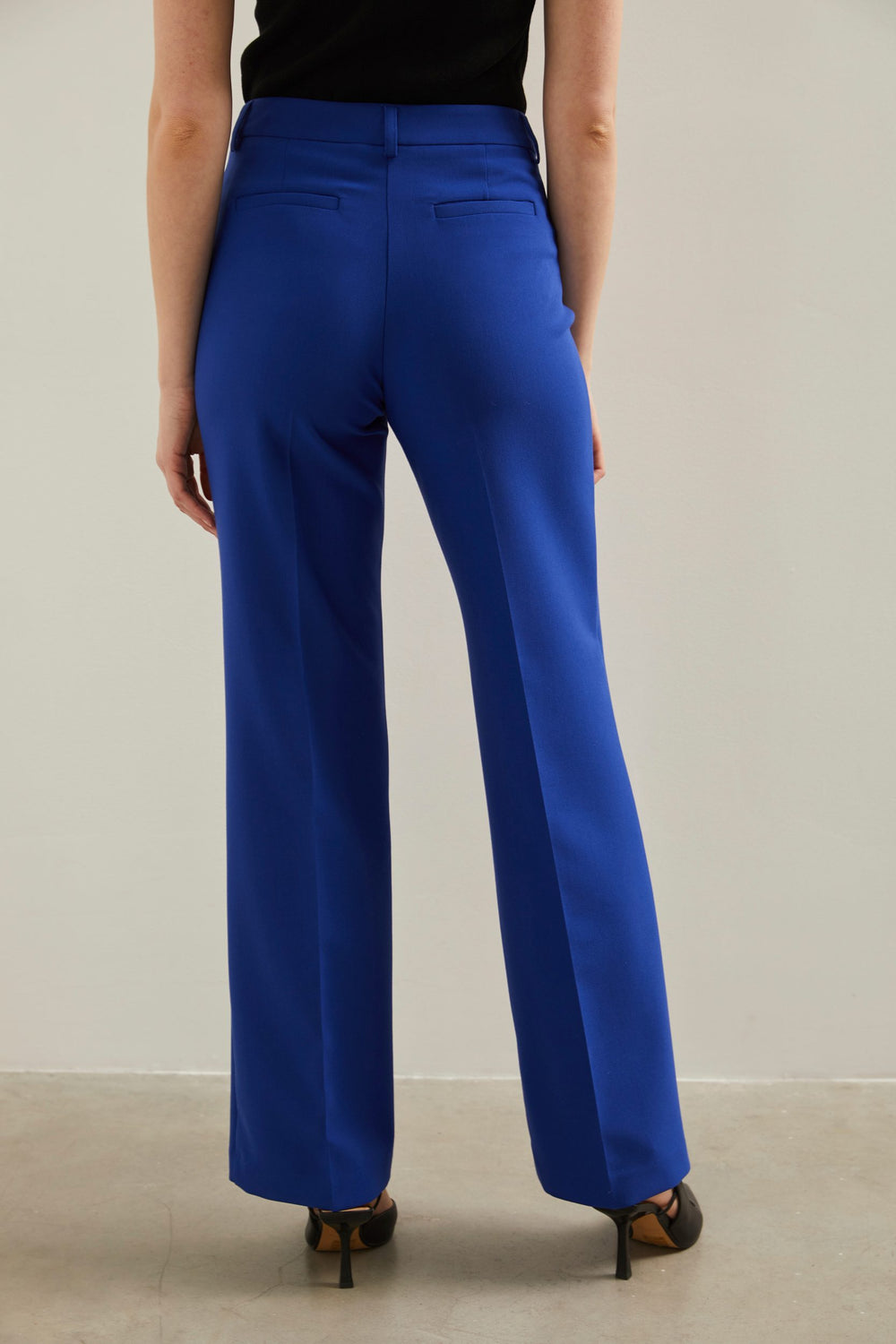 Modern wide leg pant