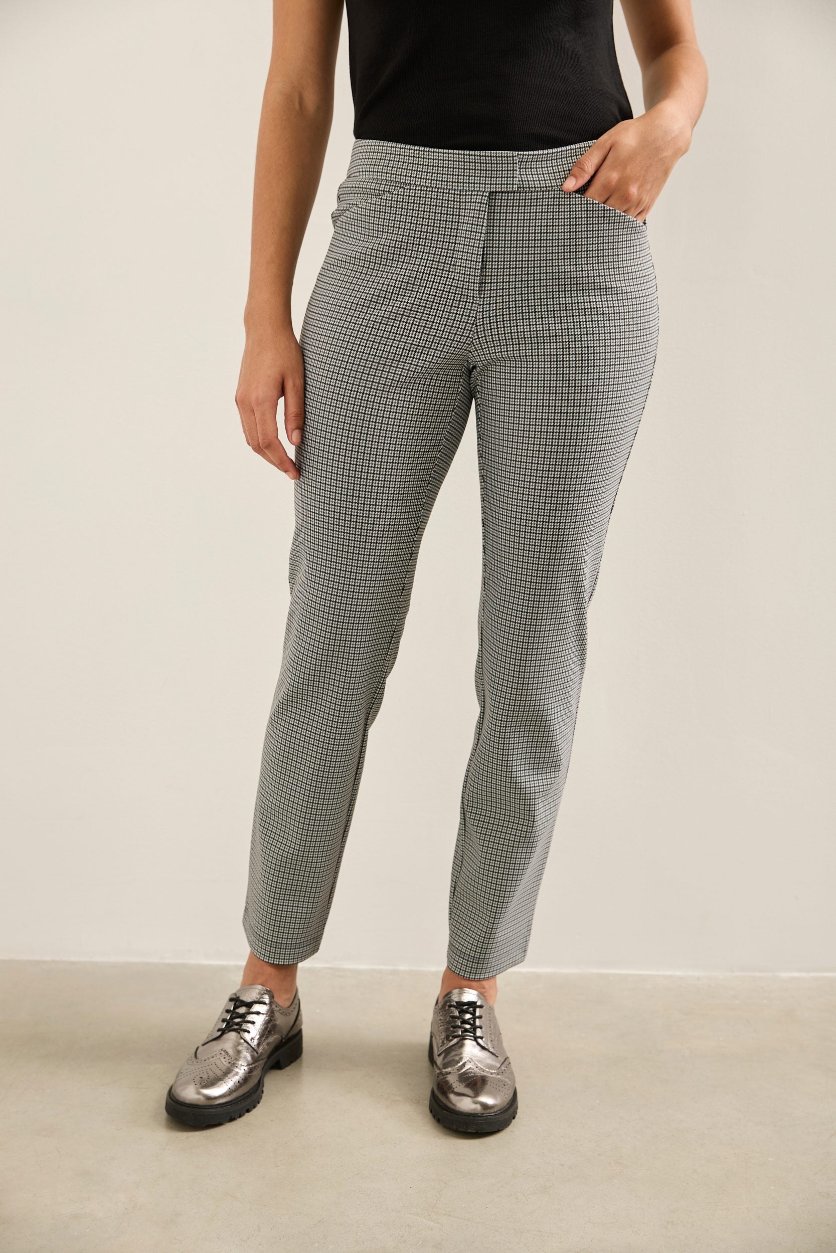 Sport Chic Printed Slim Fit Pant