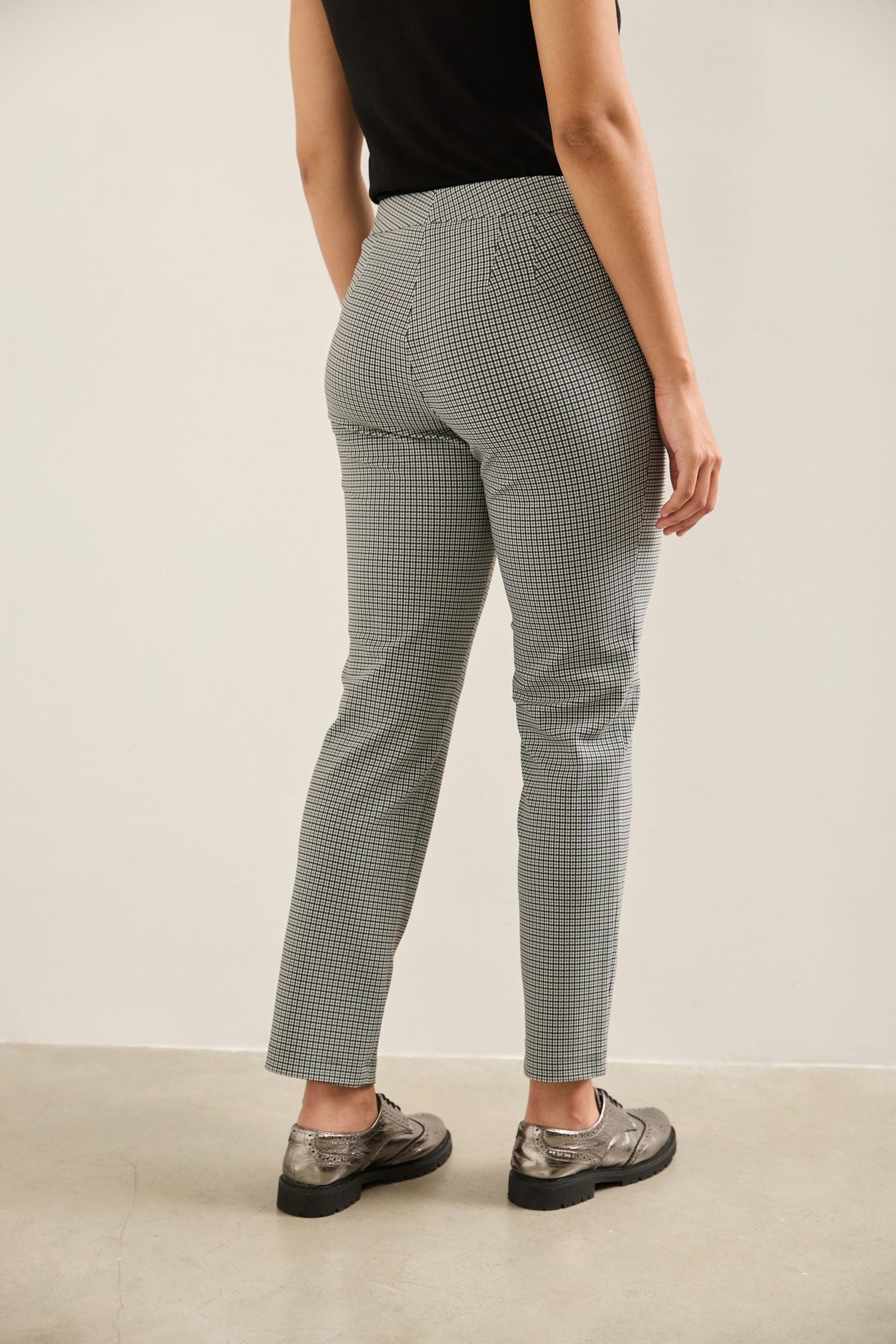 Sport Chic Printed Slim Fit Pant