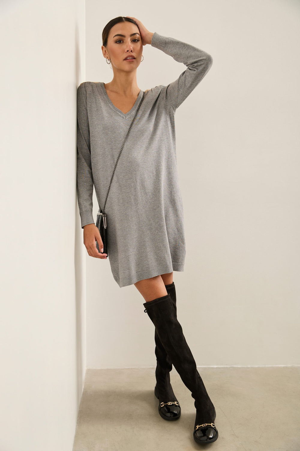 V Neck Knitted Dress With Pleats