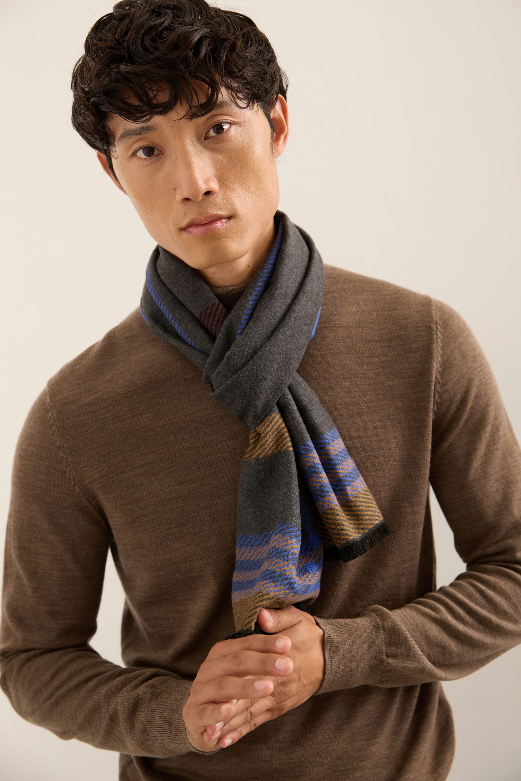 Stripes design brushed scarf