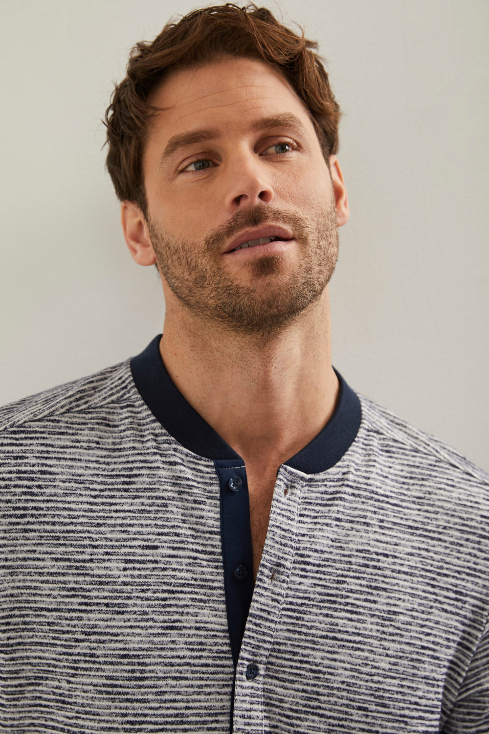 T-shirt with rib collar
