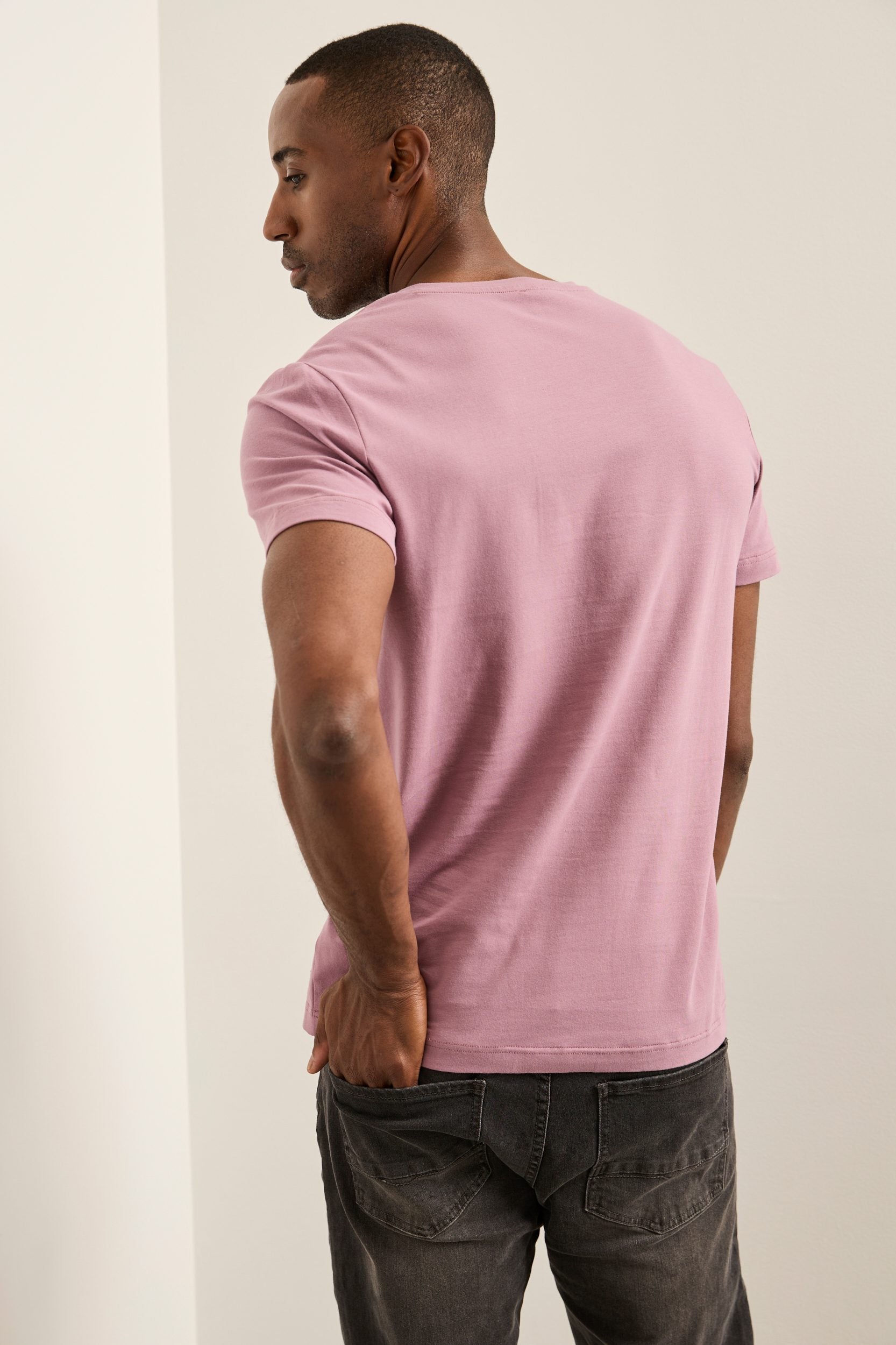 Basic V-Neck T-shirt