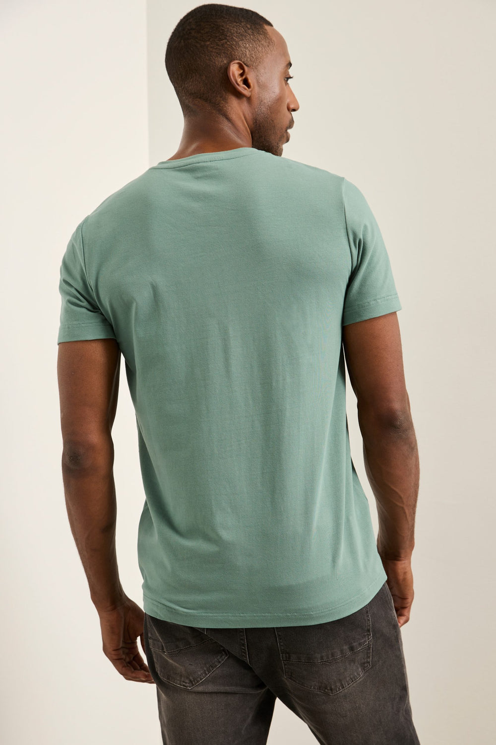 Basic V-Neck T-shirt